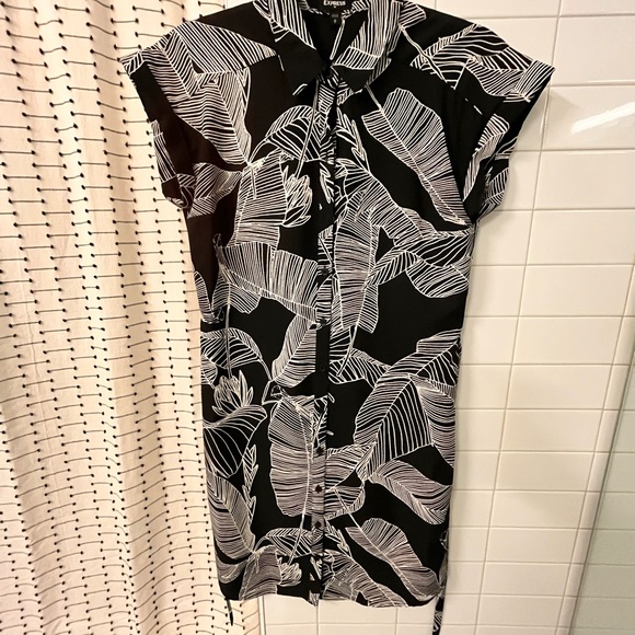 Express Summer Dress - Picture 2 of 4